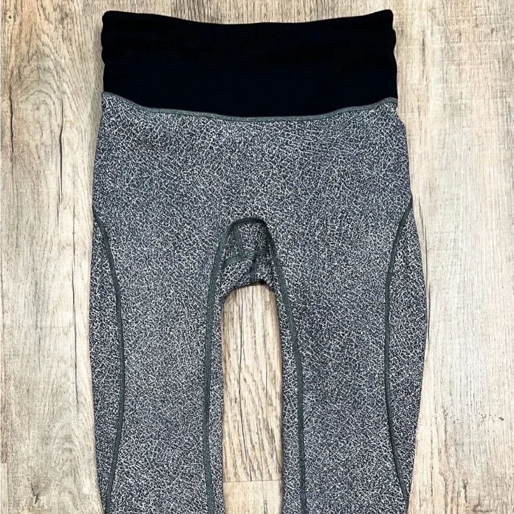 Lululemon WUNDER UNDER CROPPED LEGGING Size 4